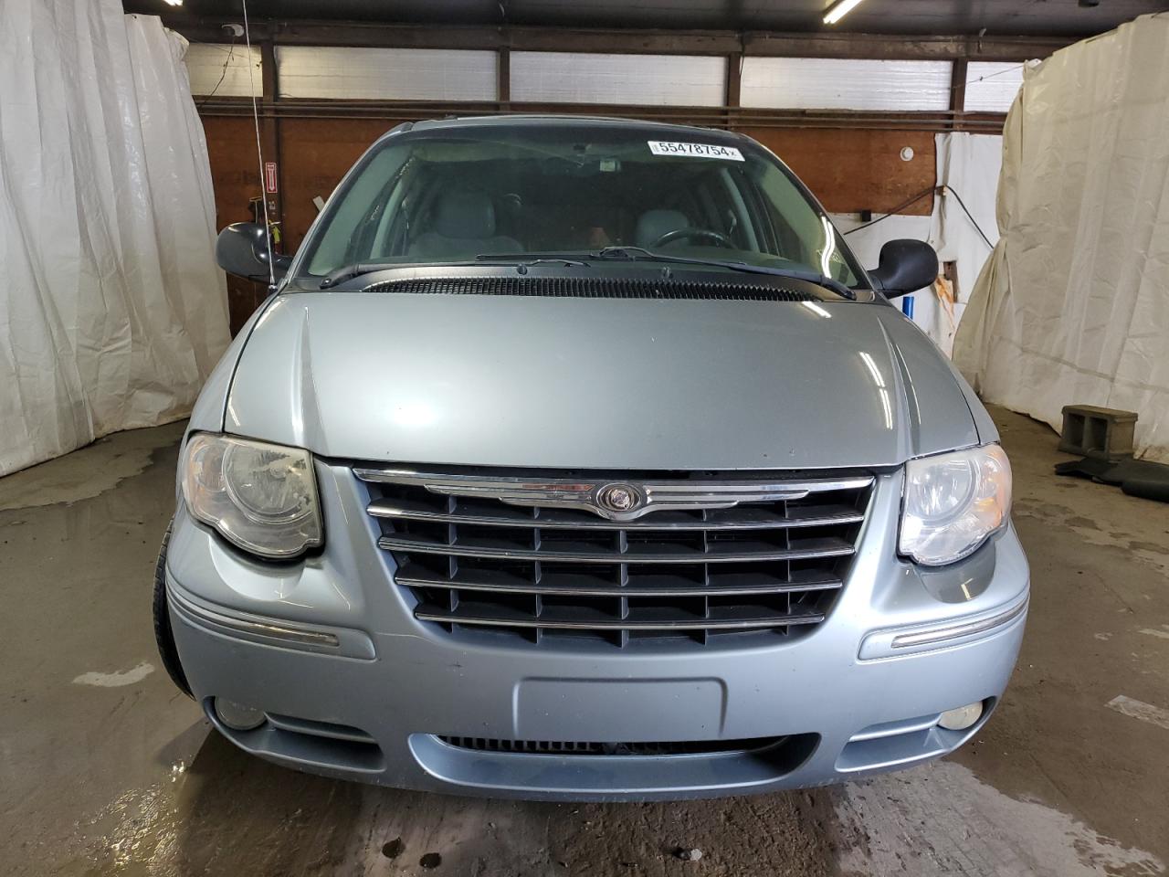 Photo 4 VIN: 2A4GP64L86R708720 - CHRYSLER TOWN & COUNTRY 