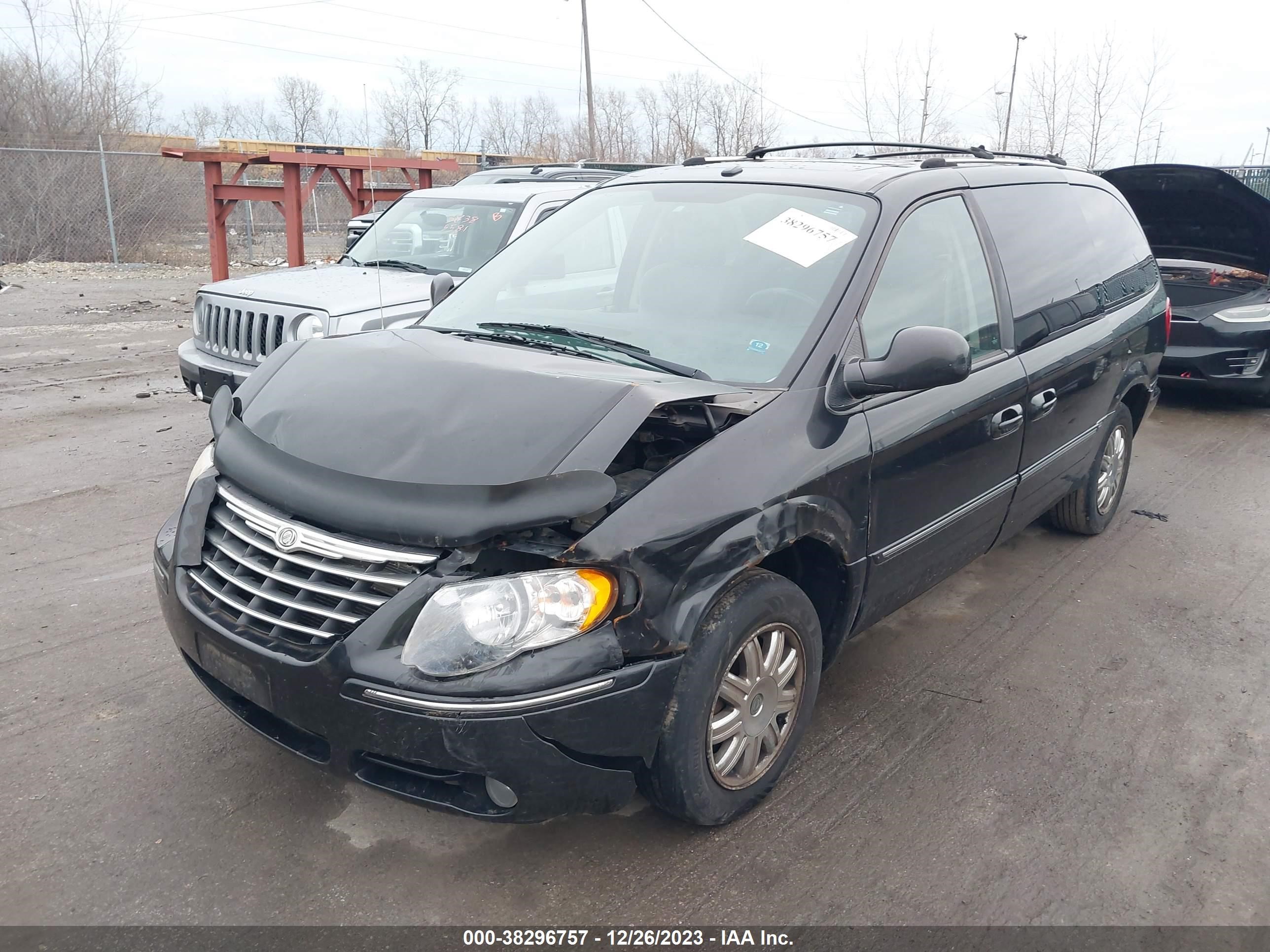 Photo 1 VIN: 2A4GP64LX7R144778 - CHRYSLER TOWN & COUNTRY 