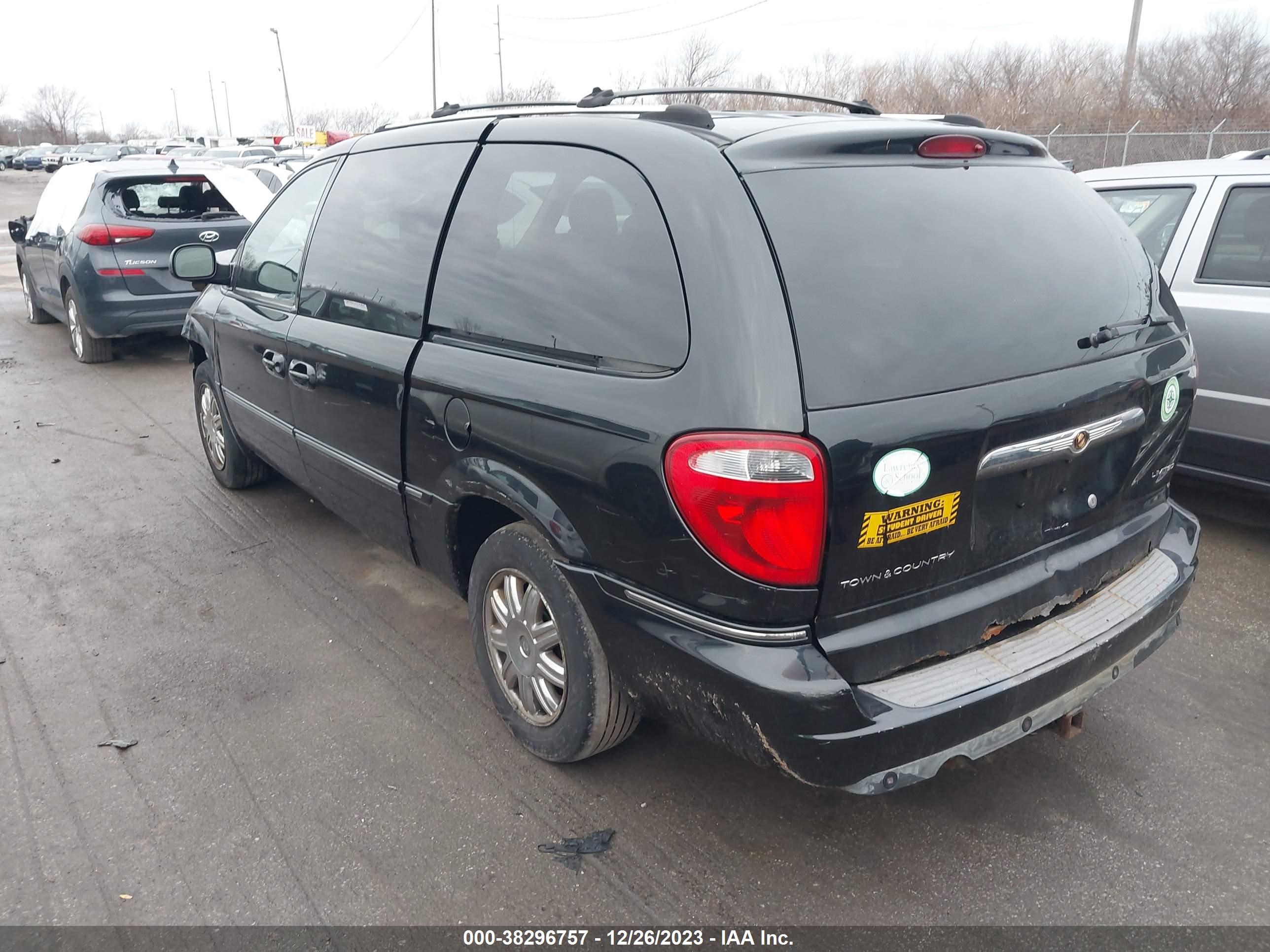 Photo 2 VIN: 2A4GP64LX7R144778 - CHRYSLER TOWN & COUNTRY 