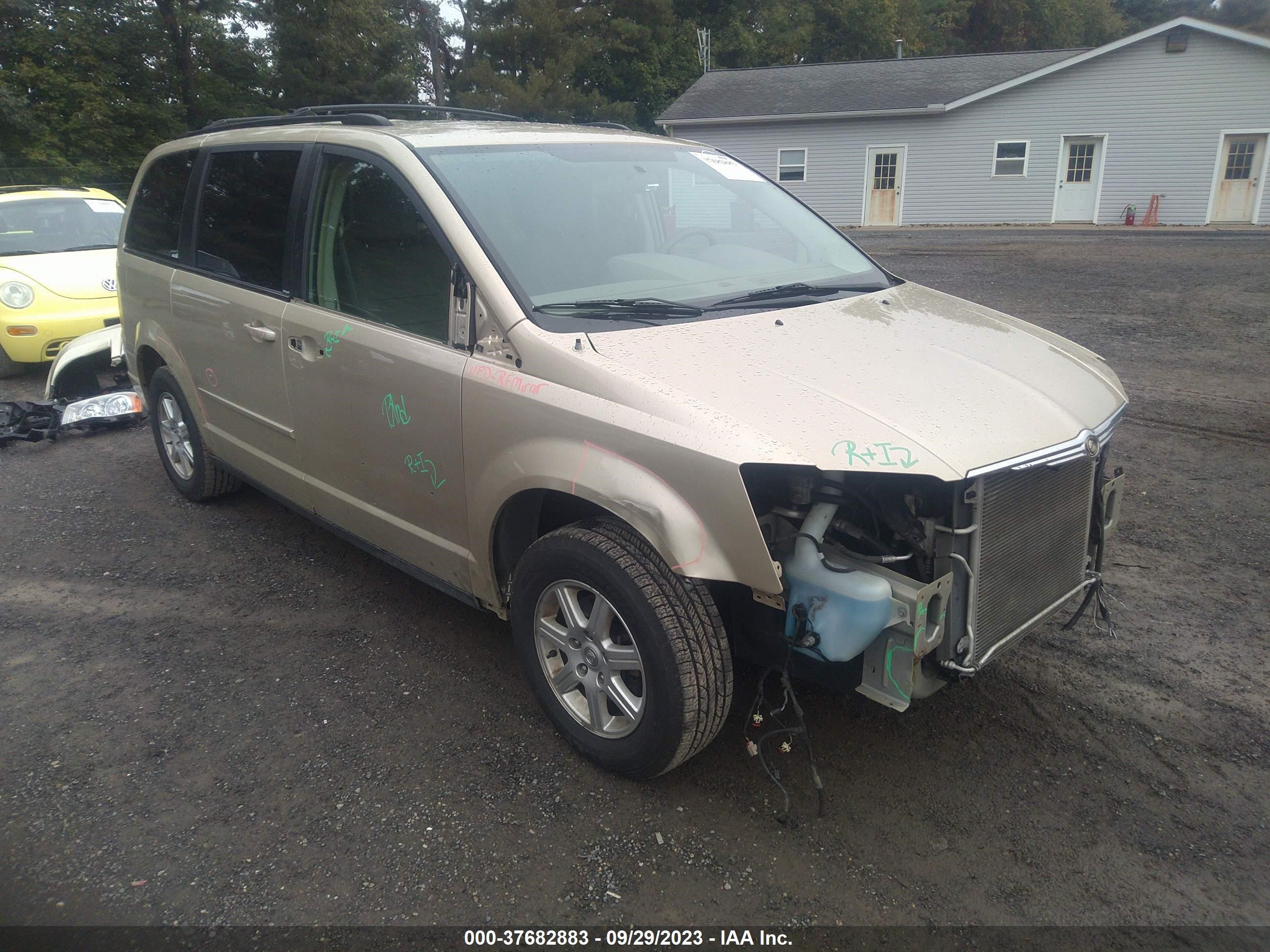 Photo 0 VIN: 2A4RR2D10AR344828 - CHRYSLER TOWN & COUNTRY 