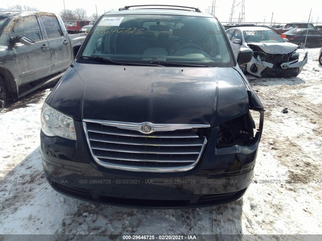 Photo 5 VIN: 2A4RR2D11AR356986 - CHRYSLER TOWN & COUNTRY 