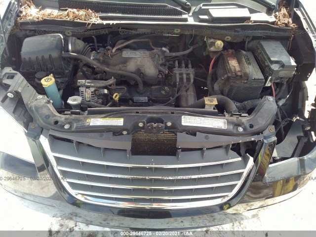 Photo 9 VIN: 2A4RR2D11AR356986 - CHRYSLER TOWN & COUNTRY 