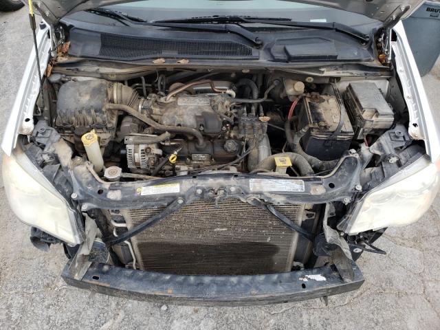 Photo 6 VIN: 2A4RR2D11AR392130 - CHRYSLER TOWN &AMP COU 