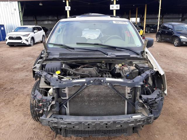 Photo 4 VIN: 2A4RR2D12AR344667 - CHRYSLER TOWN & COU 