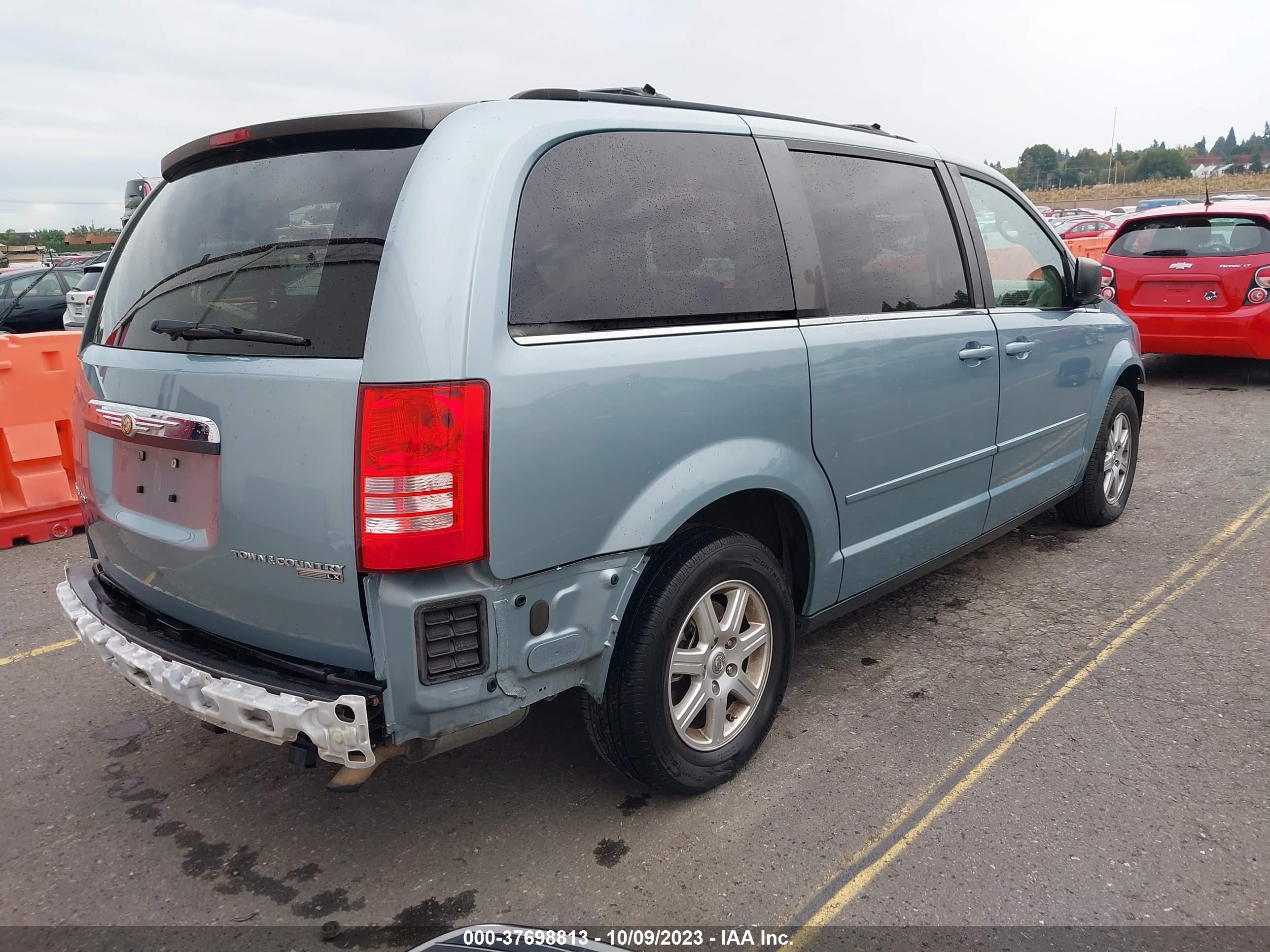 Photo 3 VIN: 2A4RR2D12AR386403 - CHRYSLER TOWN & COUNTRY 