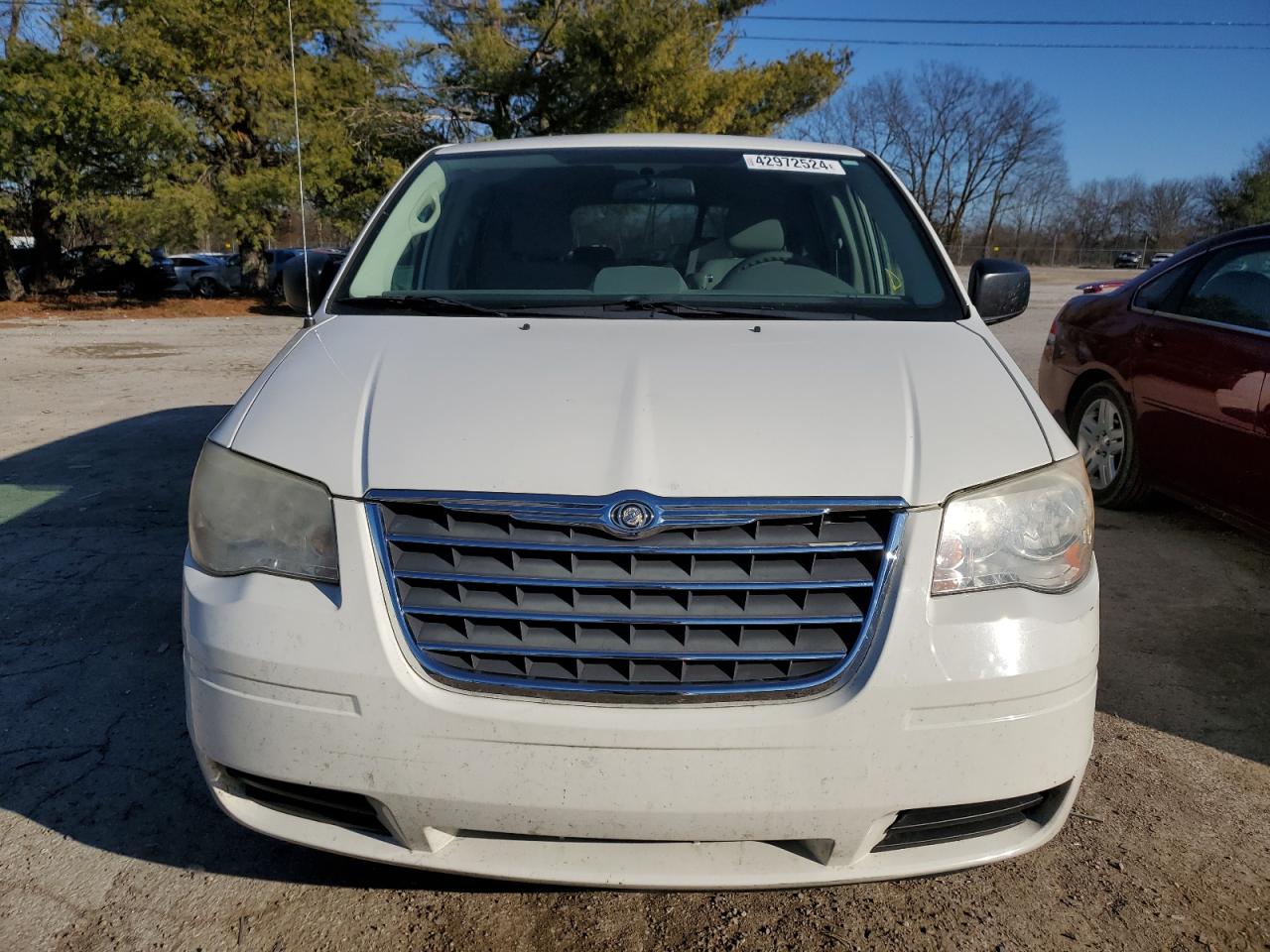 Photo 4 VIN: 2A4RR2D13AR464137 - CHRYSLER TOWN & COUNTRY 