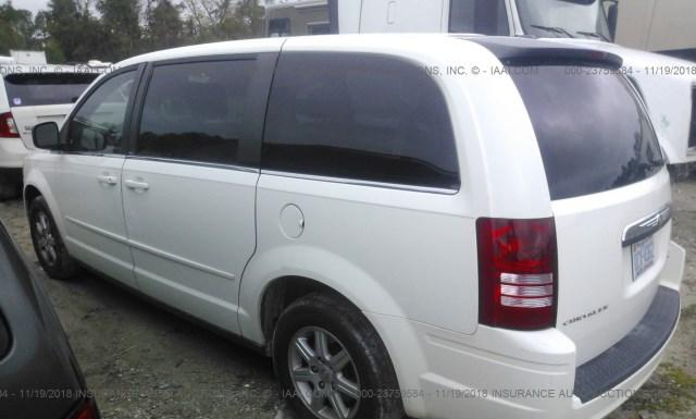 Photo 2 VIN: 2A4RR2D14AR442020 - CHRYSLER TOWN AND COUNTRY 