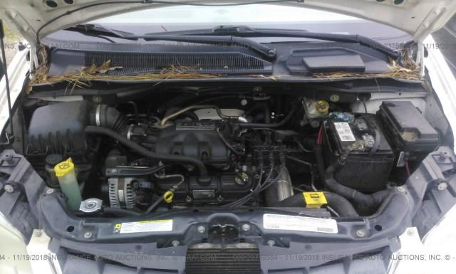 Photo 9 VIN: 2A4RR2D14AR442020 - CHRYSLER TOWN AND COUNTRY 