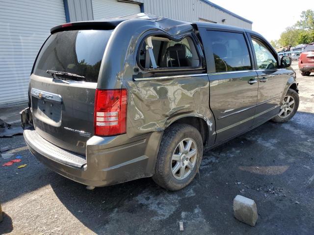 Photo 2 VIN: 2A4RR2D15AR334070 - CHRYSLER TOWN & COU 