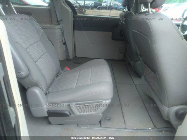 Photo 7 VIN: 2A4RR2D15AR351757 - CHRYSLER TOWN & COUNTRY 