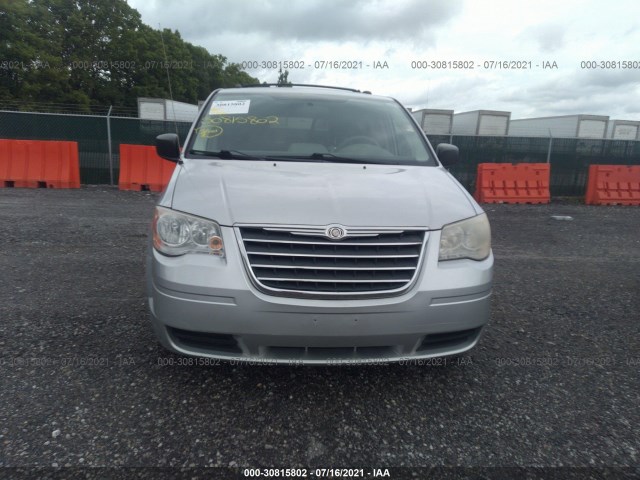 Photo 5 VIN: 2A4RR2D15AR464026 - CHRYSLER TOWN & COUNTRY 