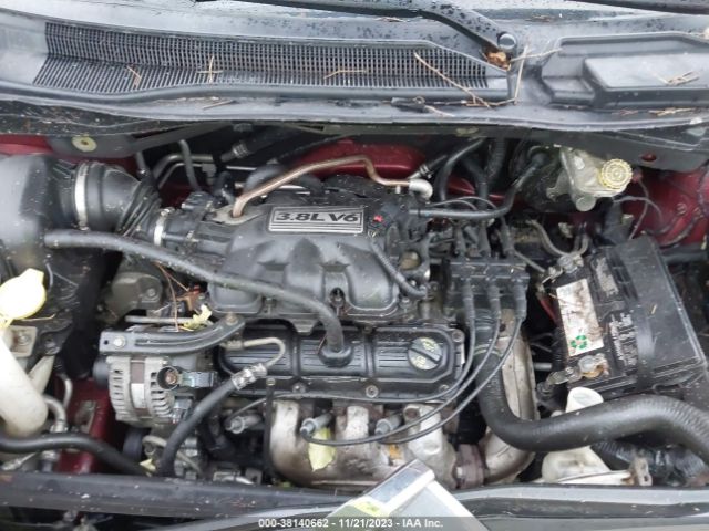 Photo 9 VIN: 2A4RR2D16AR333297 - CHRYSLER TOWN & COUNTRY 