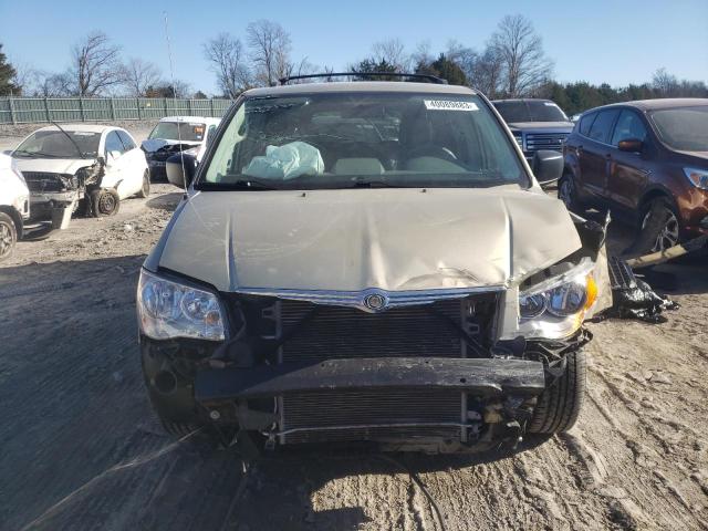 Photo 4 VIN: 2A4RR2D16AR464147 - CHRYSLER TOWN & COU 