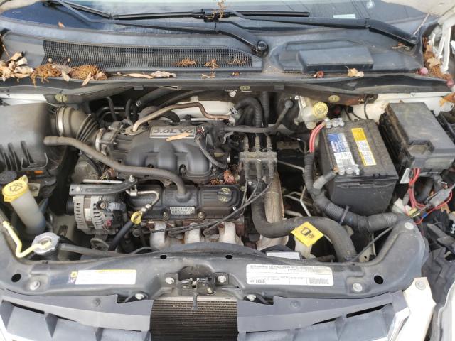 Photo 6 VIN: 2A4RR2D17AR422070 - CHRYSLER TOWN & COU 