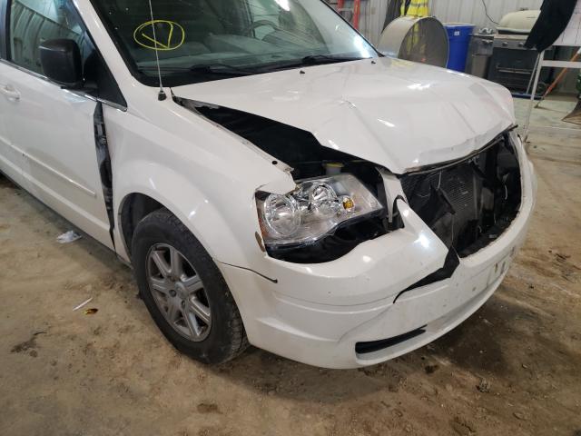 Photo 8 VIN: 2A4RR2D18AR456504 - CHRYSLER TOWN &AMP COU 