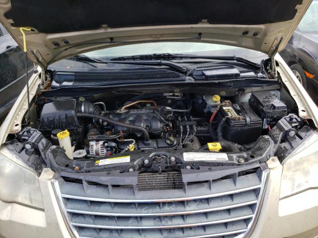 Photo 6 VIN: 2A4RR2D19AR404234 - CHRYSLER TOWN & COU 