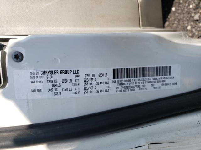 Photo 9 VIN: 2A4RR2D19AR422183 - CHRYSLER TOWN &AMP COU 