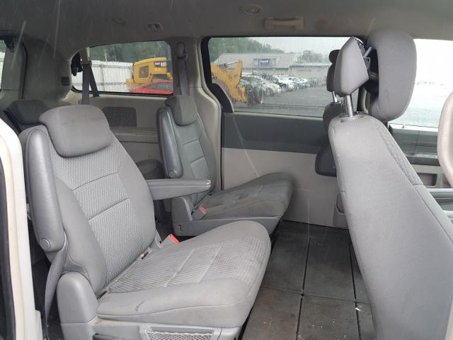 Photo 5 VIN: 2A4RR2D1XAR322271 - CHRYSLER TOWN &AMP COU 