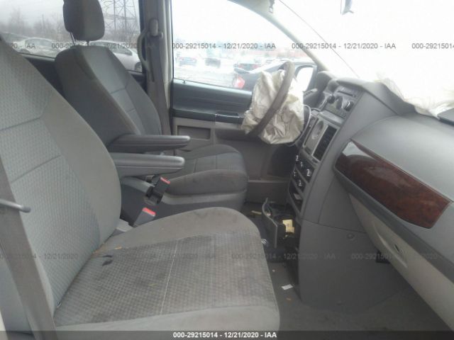 Photo 4 VIN: 2A4RR2D1XAR329981 - CHRYSLER TOWN & COUNTRY 