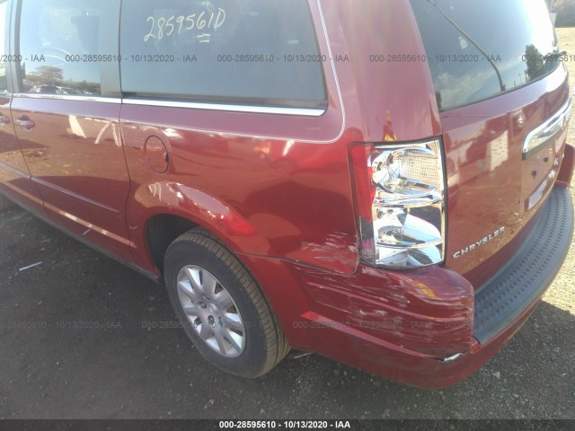 Photo 5 VIN: 2A4RR4DE0AR104449 - CHRYSLER TOWN & COUNTRY 