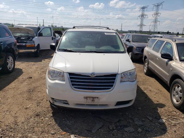 Photo 4 VIN: 2A4RR4DE0AR178549 - CHRYSLER TOWN & COU 