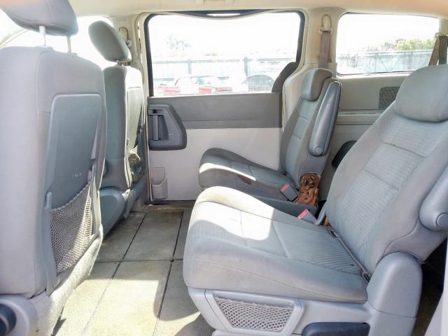 Photo 5 VIN: 2A4RR4DE0AR186487 - CHRYSLER TOWN &AMP COU 