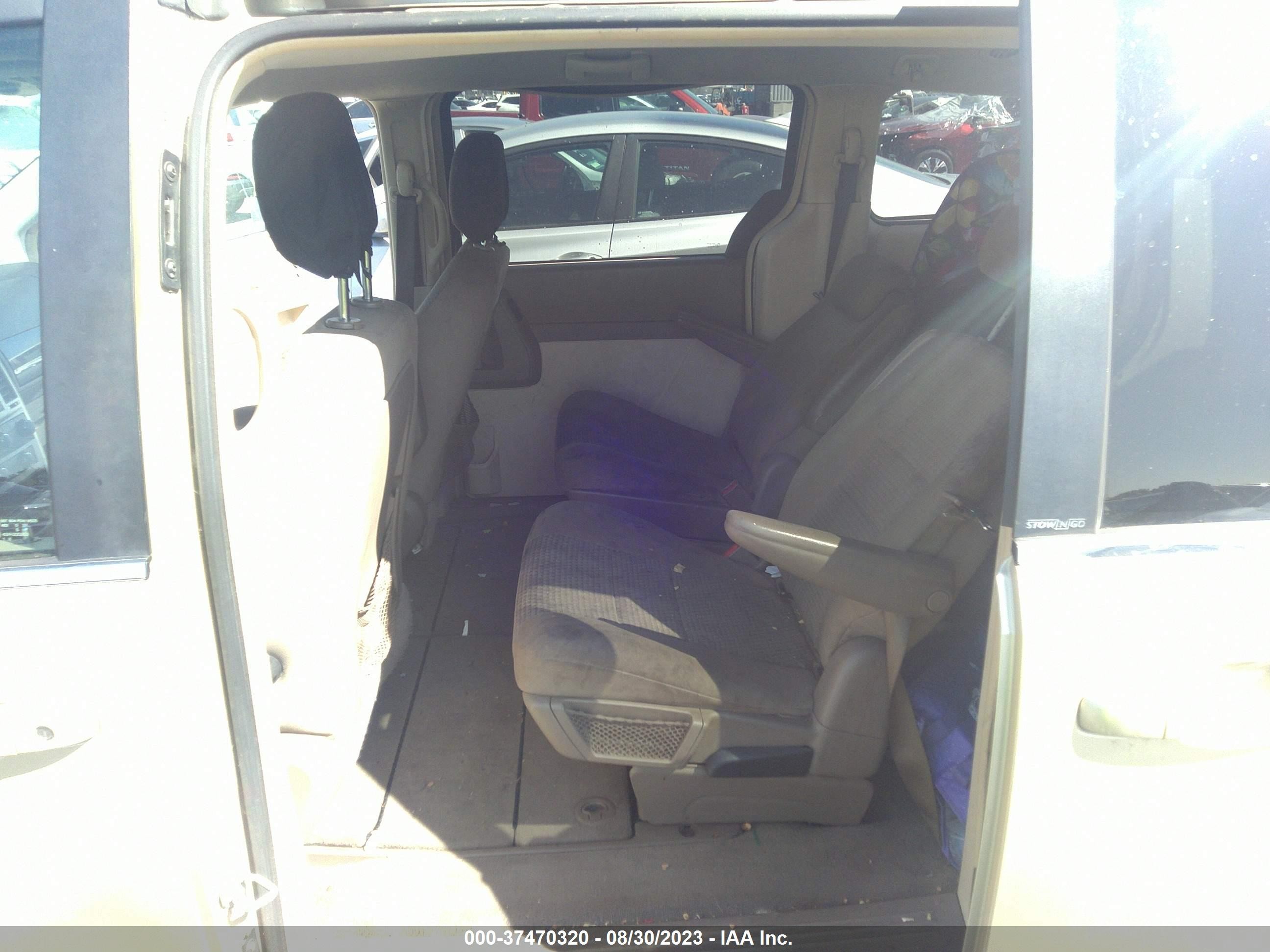 Photo 7 VIN: 2A4RR4DE1AR280023 - CHRYSLER TOWN & COUNTRY 