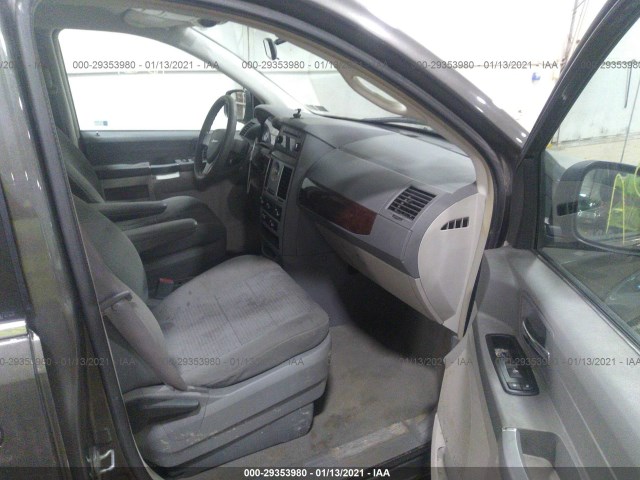 Photo 4 VIN: 2A4RR4DE2AR347034 - CHRYSLER TOWN & COUNTRY 