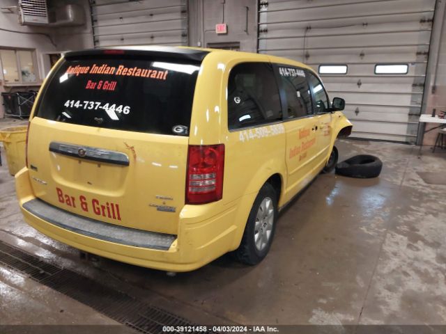 Photo 3 VIN: 2A4RR4DE3AR105529 - CHRYSLER TOWN & COUNTRY 