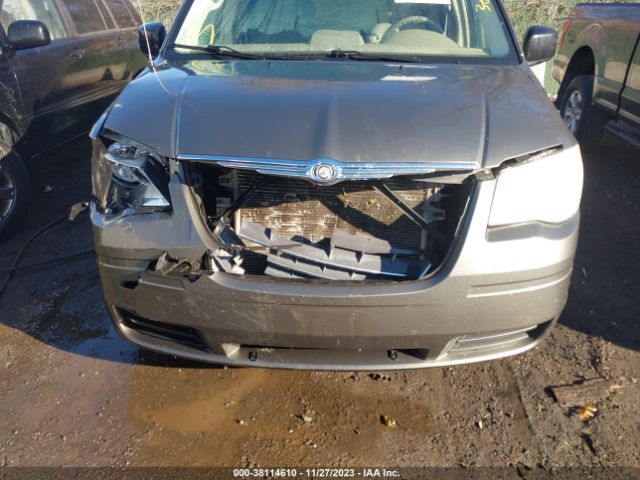 Photo 5 VIN: 2A4RR4DE3AR226464 - CHRYSLER TOWN & COUNTRY 