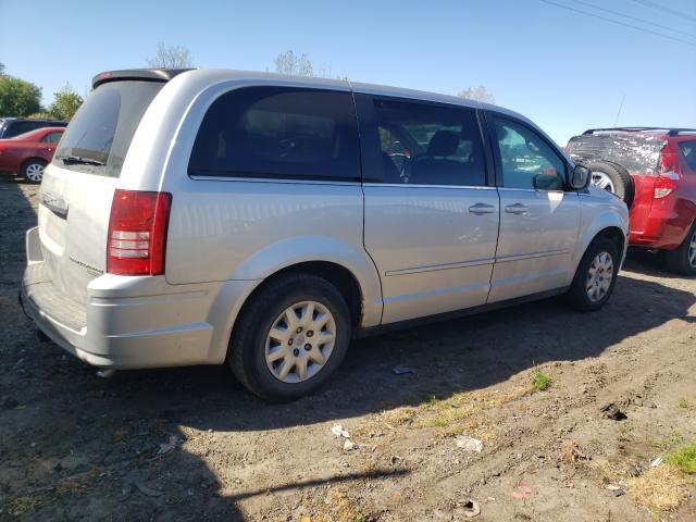 Photo 3 VIN: 2A4RR4DE5AR143084 - CHRYSLER TOWN &AMP COU 