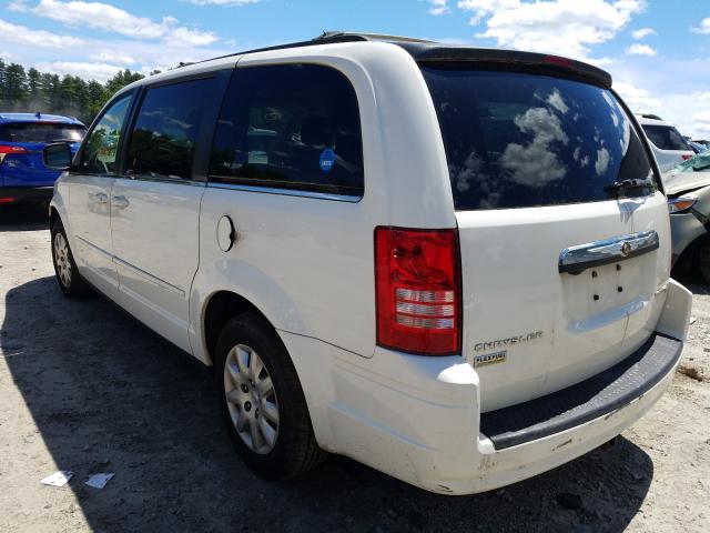 Photo 2 VIN: 2A4RR4DE5AR309670 - CHRYSLER TOWN &AMP COU 