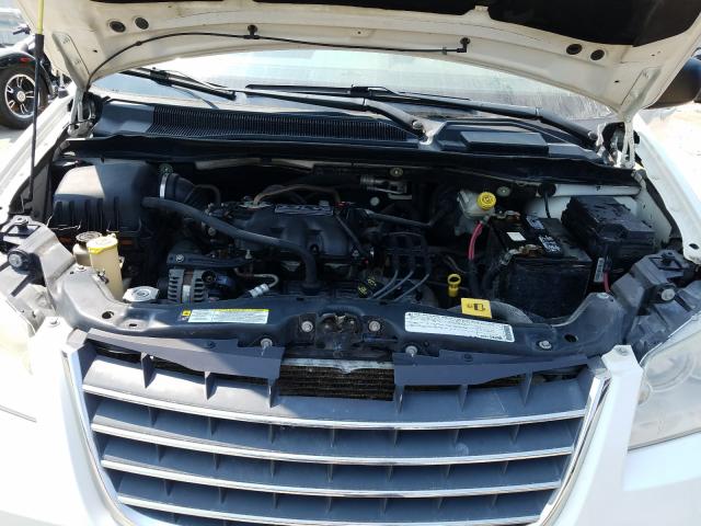 Photo 6 VIN: 2A4RR4DE5AR316036 - CHRYSLER TOWN & COU 