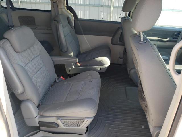 Photo 5 VIN: 2A4RR4DE6AR137696 - CHRYSLER TOWN & COU 