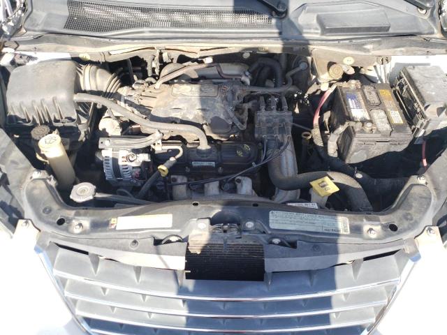 Photo 6 VIN: 2A4RR4DE6AR137696 - CHRYSLER TOWN & COU 