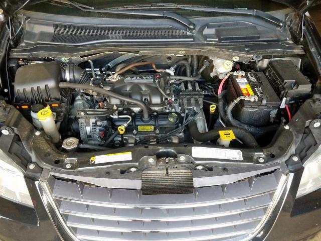 Photo 6 VIN: 2A4RR4DE6AR322833 - CHRYSLER TOWN & COU 