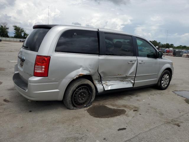 Photo 2 VIN: 2A4RR4DE7AR150649 - CHRYSLER TOWN & COU 