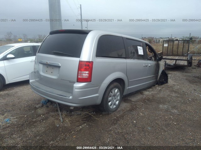 Photo 3 VIN: 2A4RR4DE7AR153597 - CHRYSLER TOWN & COUNTRY 