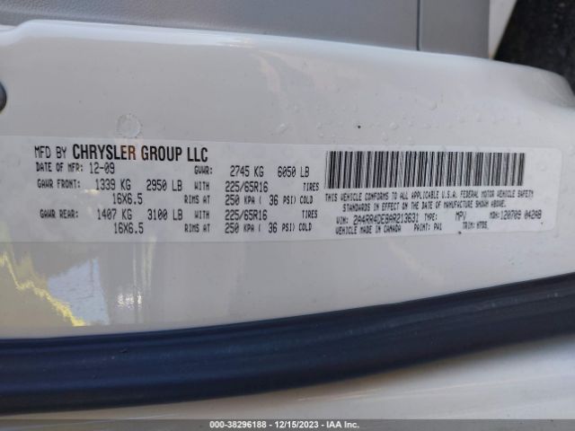 Photo 8 VIN: 2A4RR4DE8AR213631 - CHRYSLER TOWN & COUNTRY 