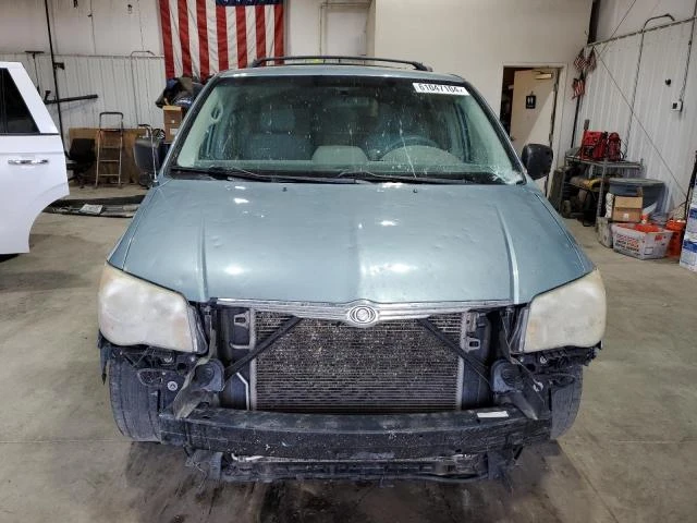 Photo 4 VIN: 2A4RR4DE9AR344471 - CHRYSLER TOWN & COU 