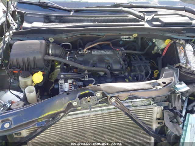 Photo 9 VIN: 2A4RR4DEXAR167784 - CHRYSLER TOWN & COUNTRY 