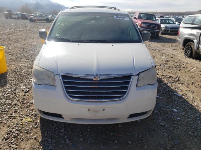 Photo 8 VIN: 2A4RR4DEXAR304786 - CHRYSLER TOWN &AMP COU 