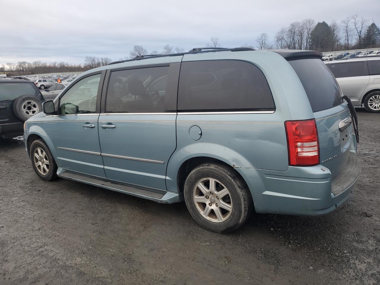 Photo 1 VIN: 2A4RR5D10AR113428 - CHRYSLER TOWN & COUNTRY 