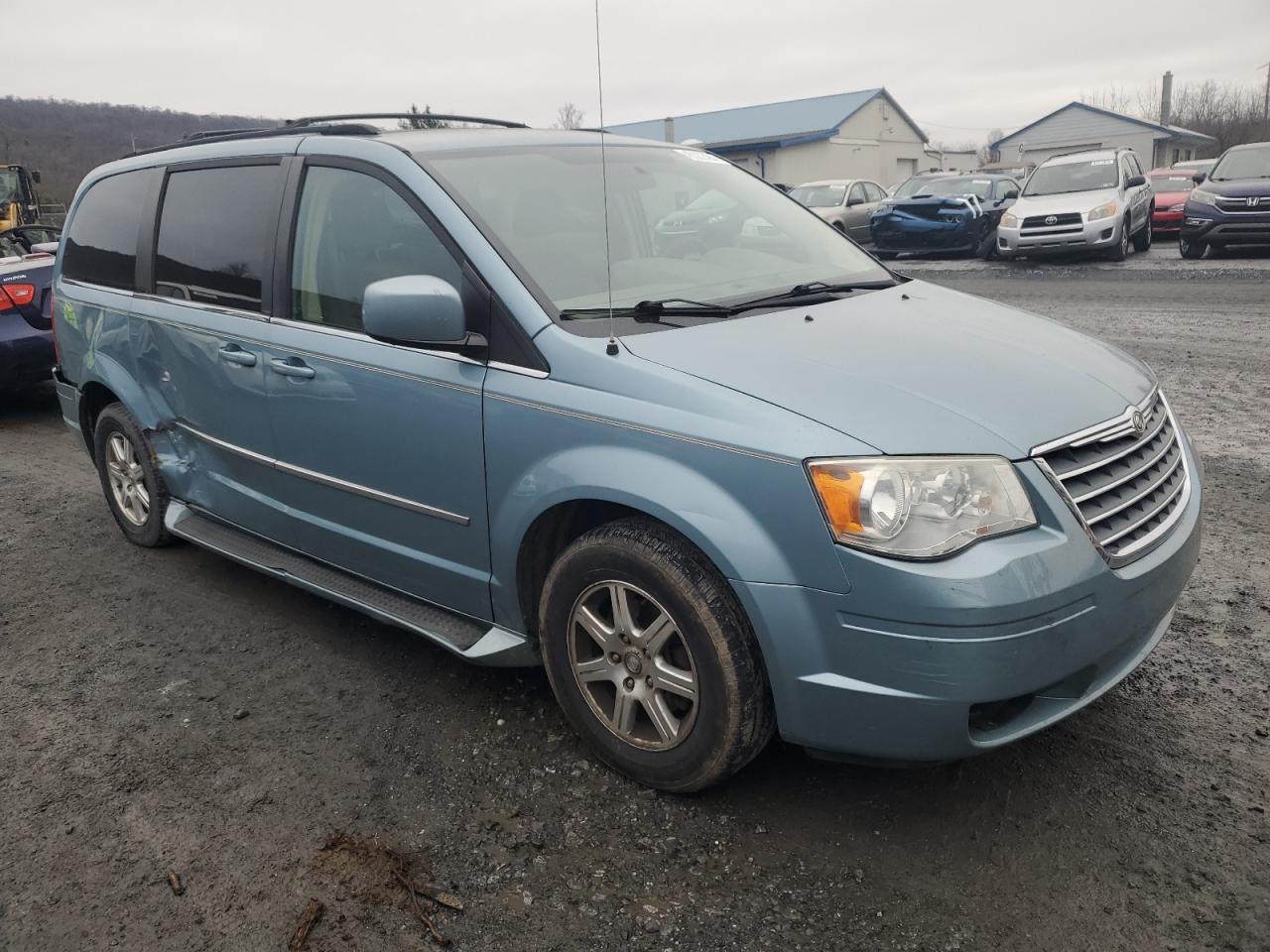 Photo 3 VIN: 2A4RR5D10AR113428 - CHRYSLER TOWN & COUNTRY 