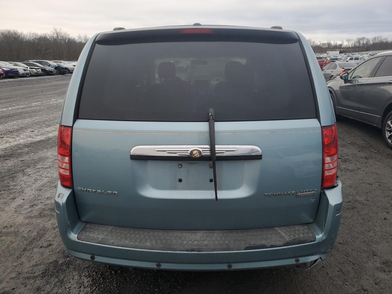 Photo 5 VIN: 2A4RR5D10AR113428 - CHRYSLER TOWN & COUNTRY 