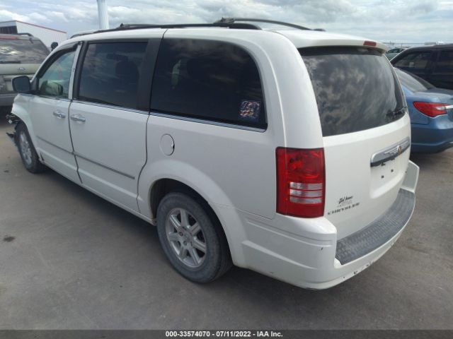 Photo 2 VIN: 2A4RR5D10AR117642 - CHRYSLER TOWN & COUNTRY 