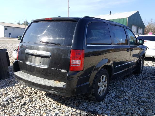 Photo 3 VIN: 2A4RR5D10AR131914 - CHRYSLER TOWN & COU 