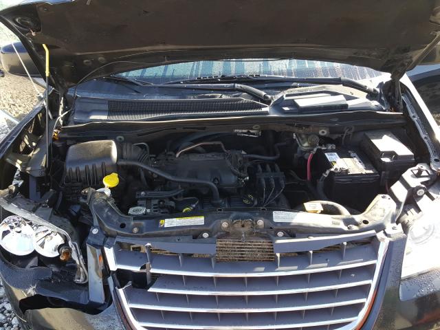 Photo 6 VIN: 2A4RR5D10AR131914 - CHRYSLER TOWN & COU 