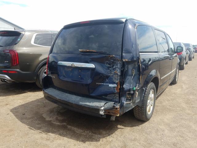 Photo 3 VIN: 2A4RR5D10AR150740 - CHRYSLER TOWN & COU 