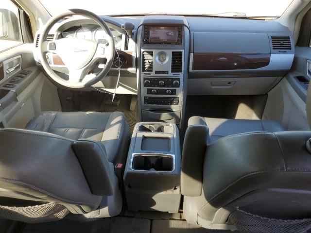 Photo 7 VIN: 2A4RR5D10AR150995 - CHRYSLER TOWN & COU 